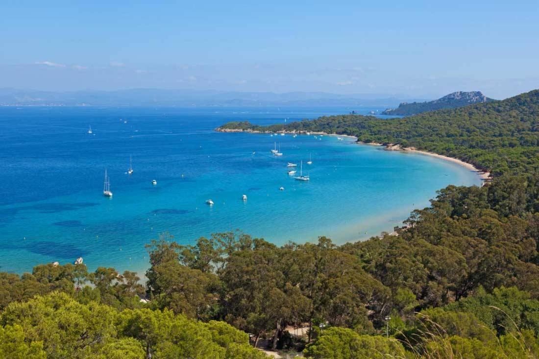 Botel Hebergements Bateaux A Quai Porquerolles