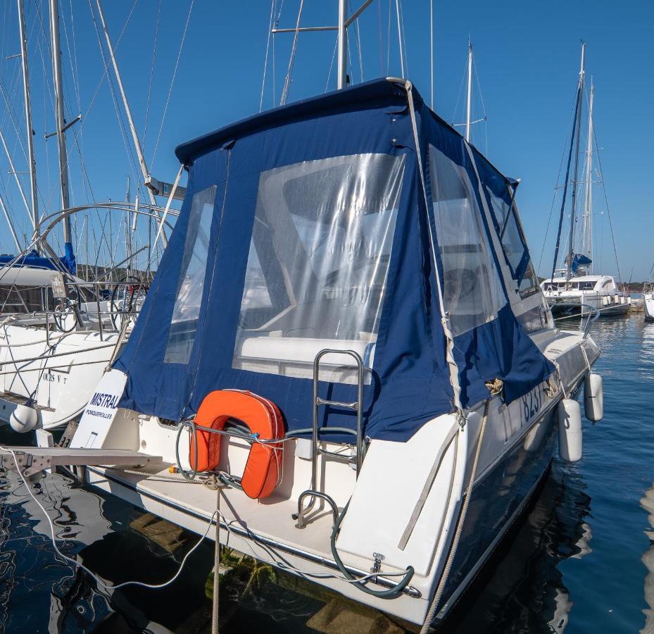 Hebergements Bateaux A Quai * Porquerolles