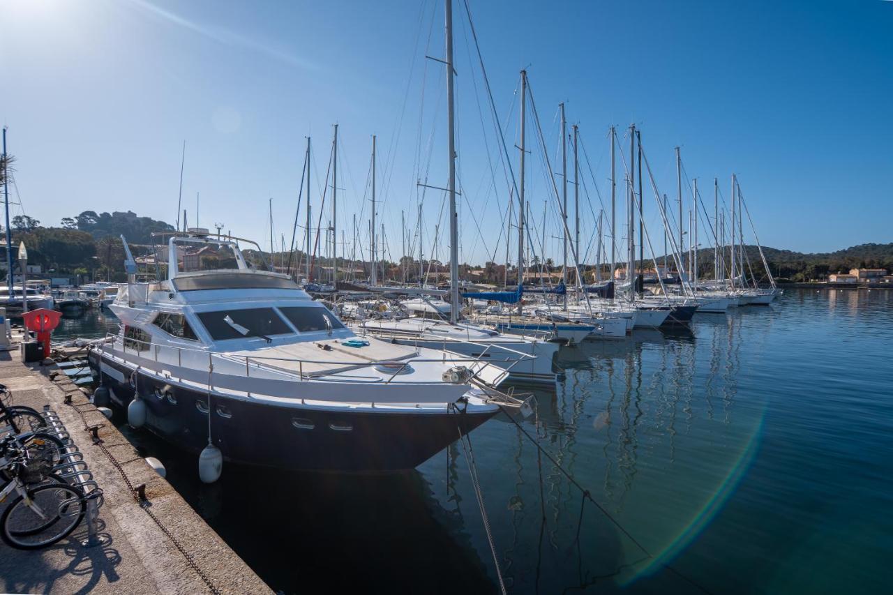 Hebergements Bateaux A Quai Porquerolles