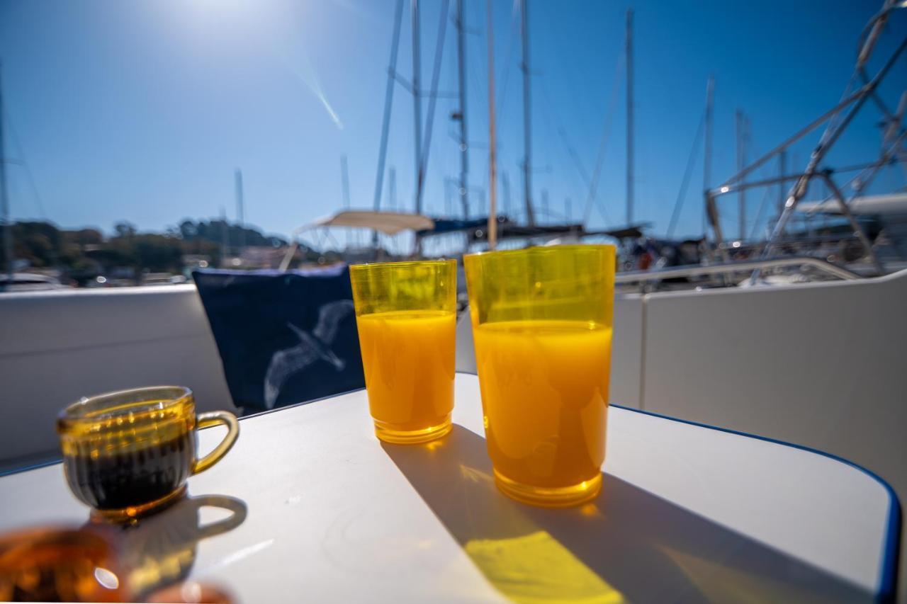 Hebergements Bateaux A Quai Porquerolles