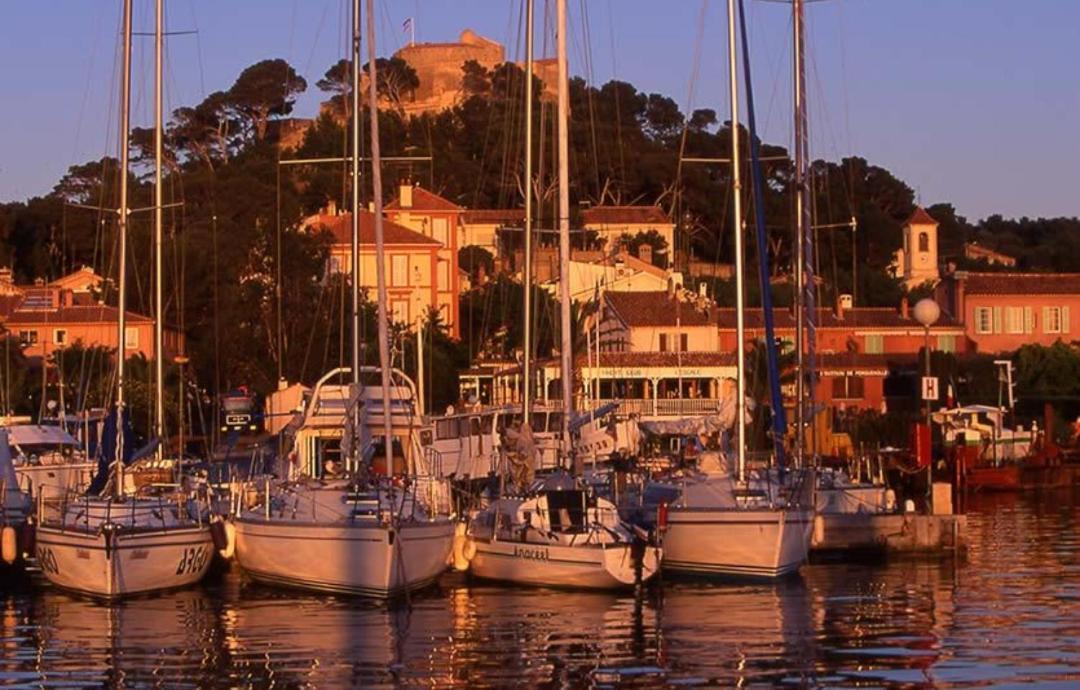 Hotel en barco Hebergements Bateaux A Quai Porquerolles
